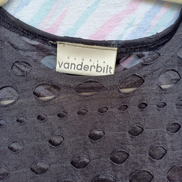 Gloria Vanderbilt Mesh tank top - Picture 2 of 6